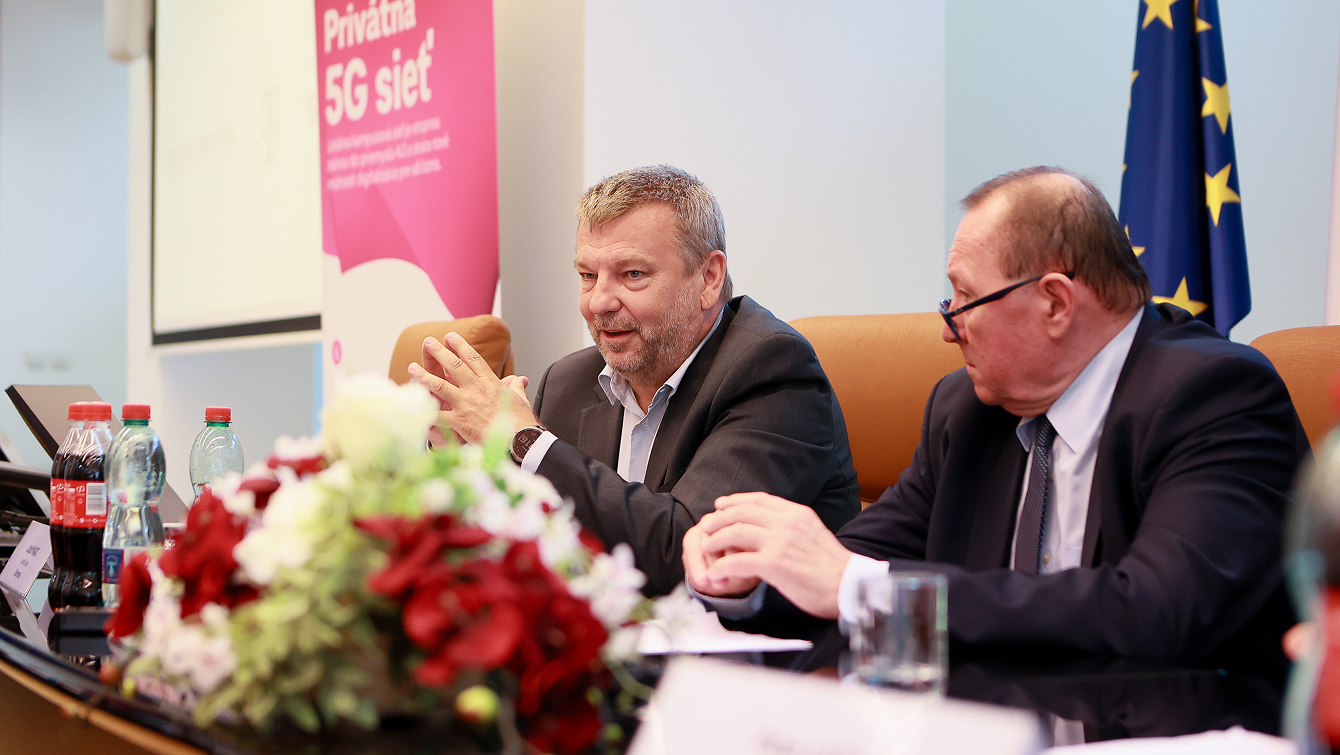Rečníci diskutujú o význame súkromnej 5G siete počas podujatia na TUKE.