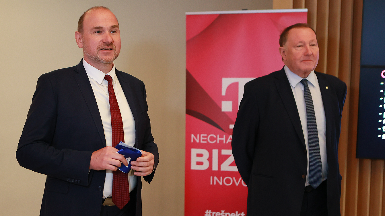 Otváracie slová predstaviteľov partnerov projektu 5G SA na TUKE.